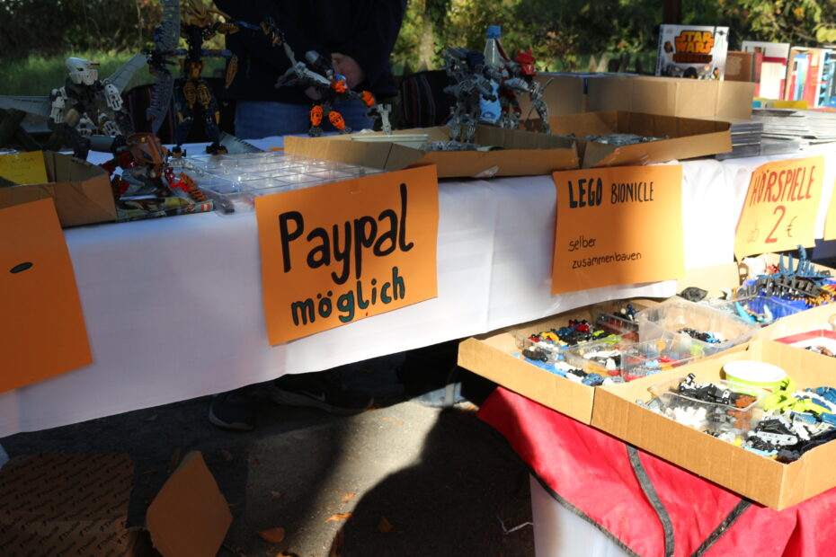 Sogar zahlen per Paypal bieten einige Verkäufer beim release Flohmarkt an.